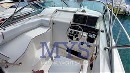 Boston Whaler 28 Conquest (05)