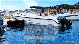 Boston Whaler 28 Conquest (18)