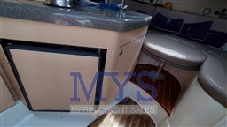 Boston Whaler 28 Conquest (15)