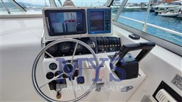 Boston Whaler 28 Conquest (01)