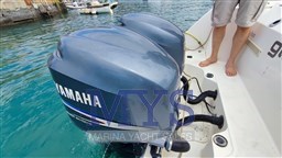 Boston Whaler 28 Conquest (07)