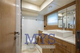 SIRENA YACHT 58' FLY HT (2)