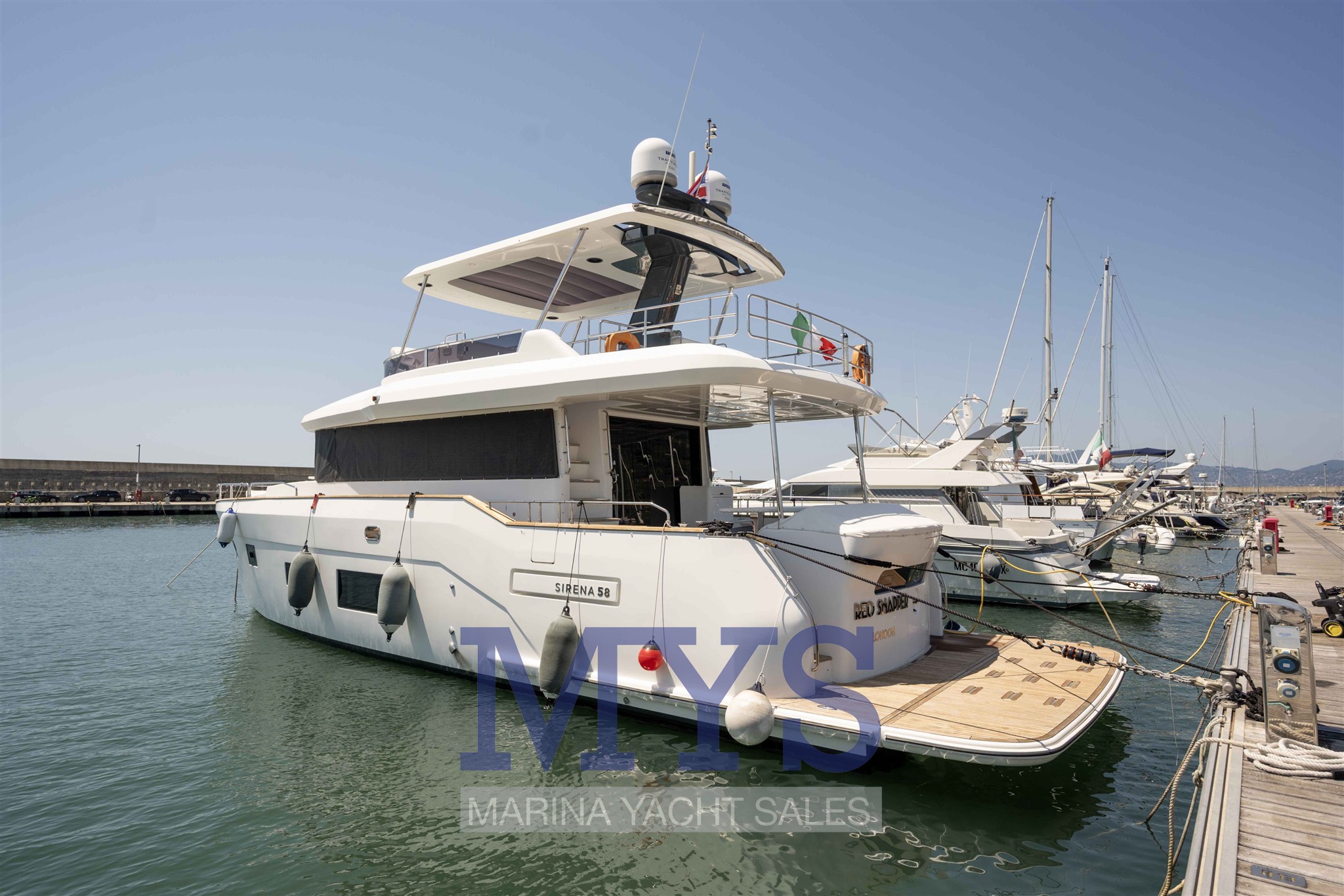 SIRENA YACHT 58' FLY HT (24)