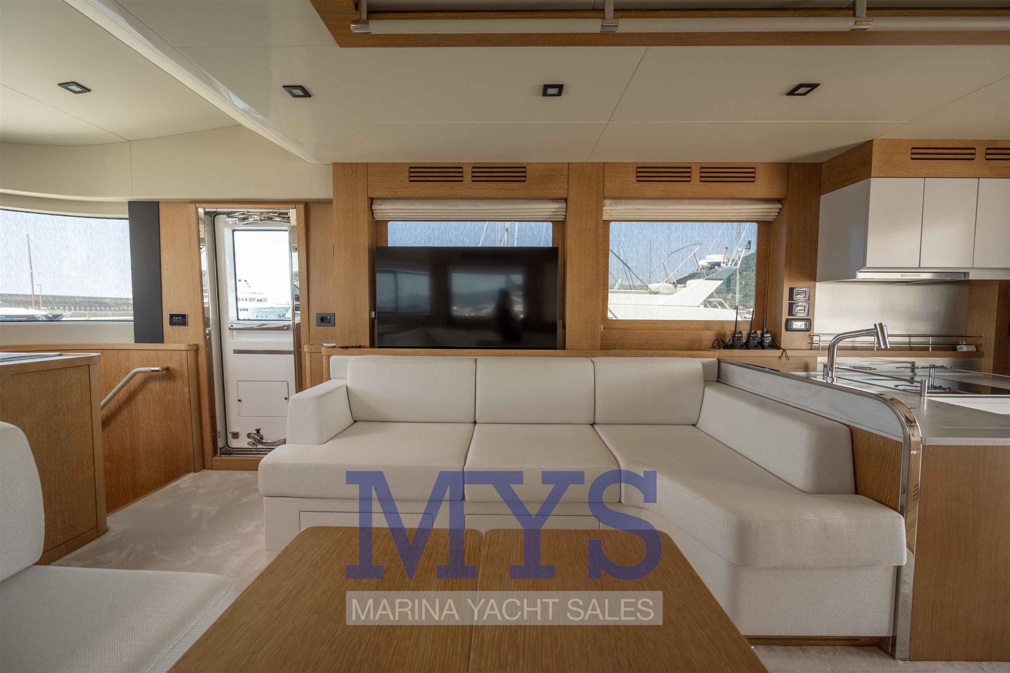 SIRENA YACHT 58' FLY HT (18)