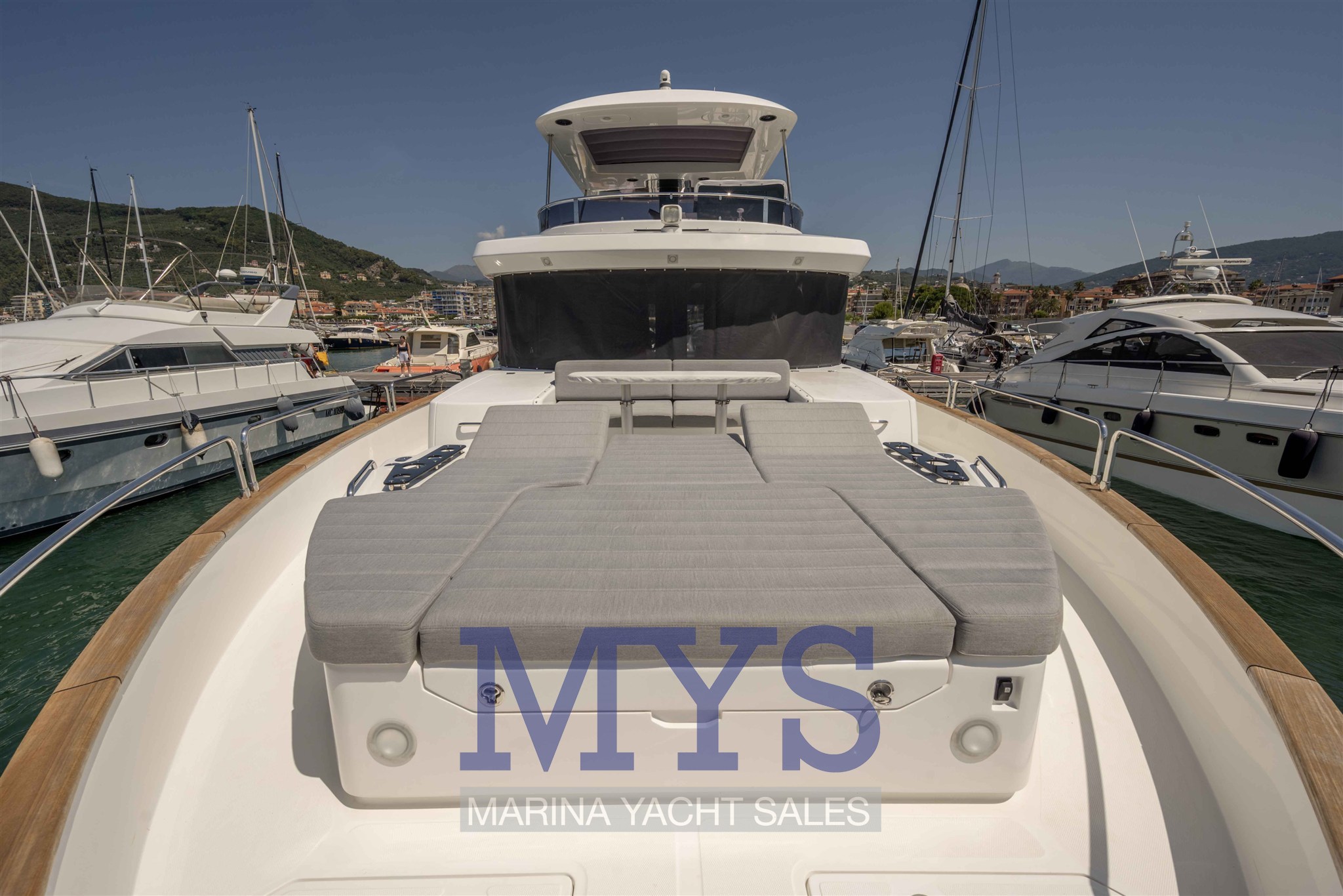 SIRENA YACHT 58' FLY HT (12)