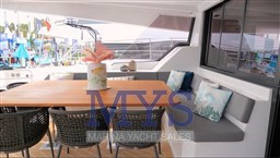 FOUNTAINE PAJOT 67 POWER (5)