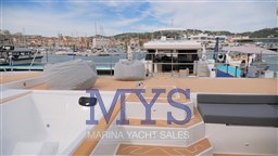 FOUNTAINE PAJOT 67 POWER (6)