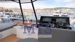 FOUNTAINE PAJOT 67 POWER (16)