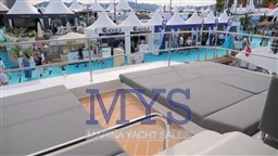 FOUNTAINE PAJOT 67 POWER (15)