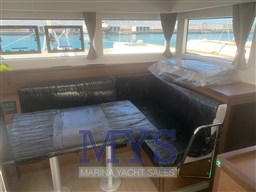 Zona pranzo-soggiorno interno