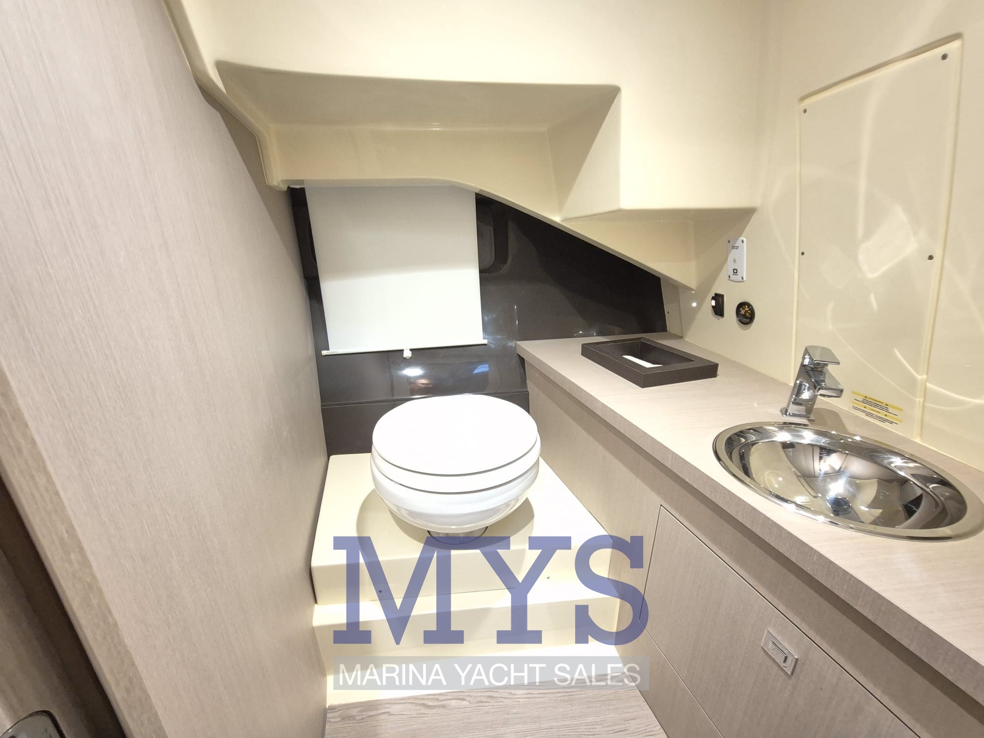 INVICTUS 280 GT (43)