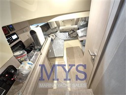 INVICTUS 280 GT (38)