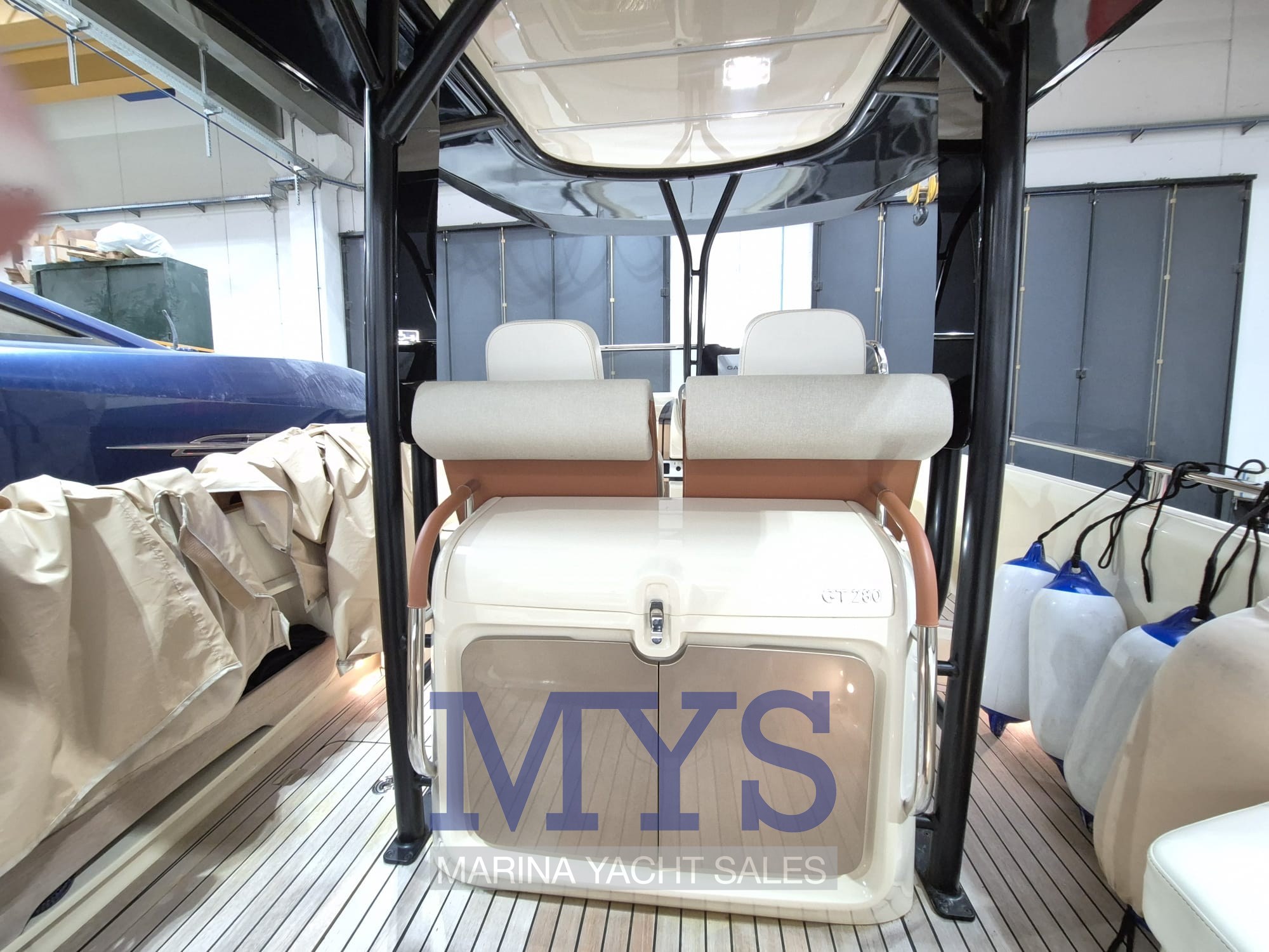 INVICTUS 280 GT (18)