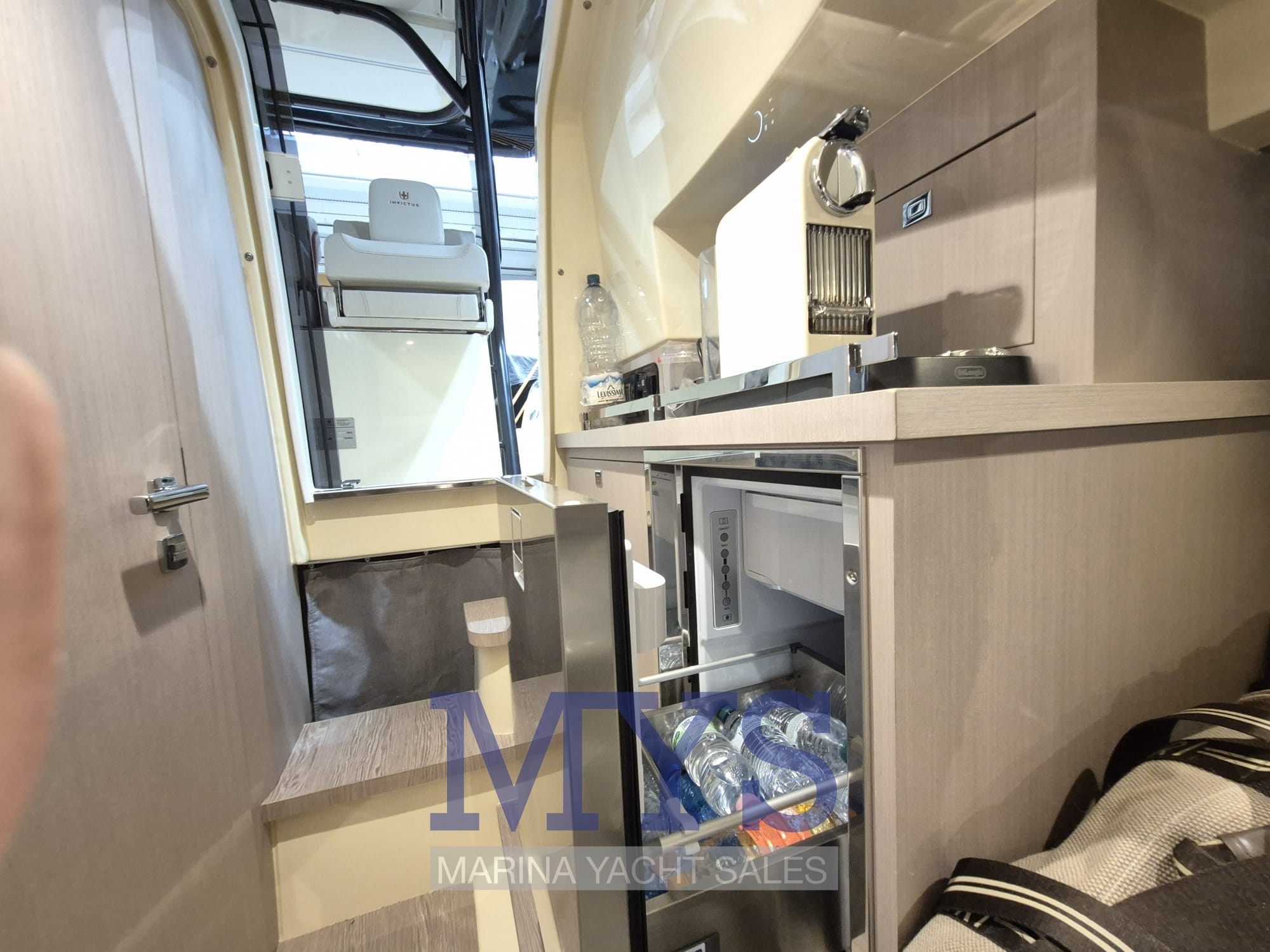 INVICTUS 280 GT (39)