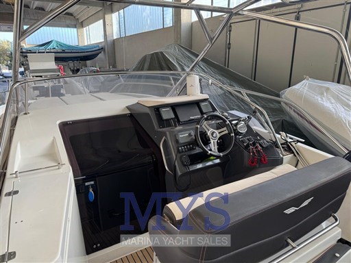 BENETEAU 8.8 SUNDECK  (8)