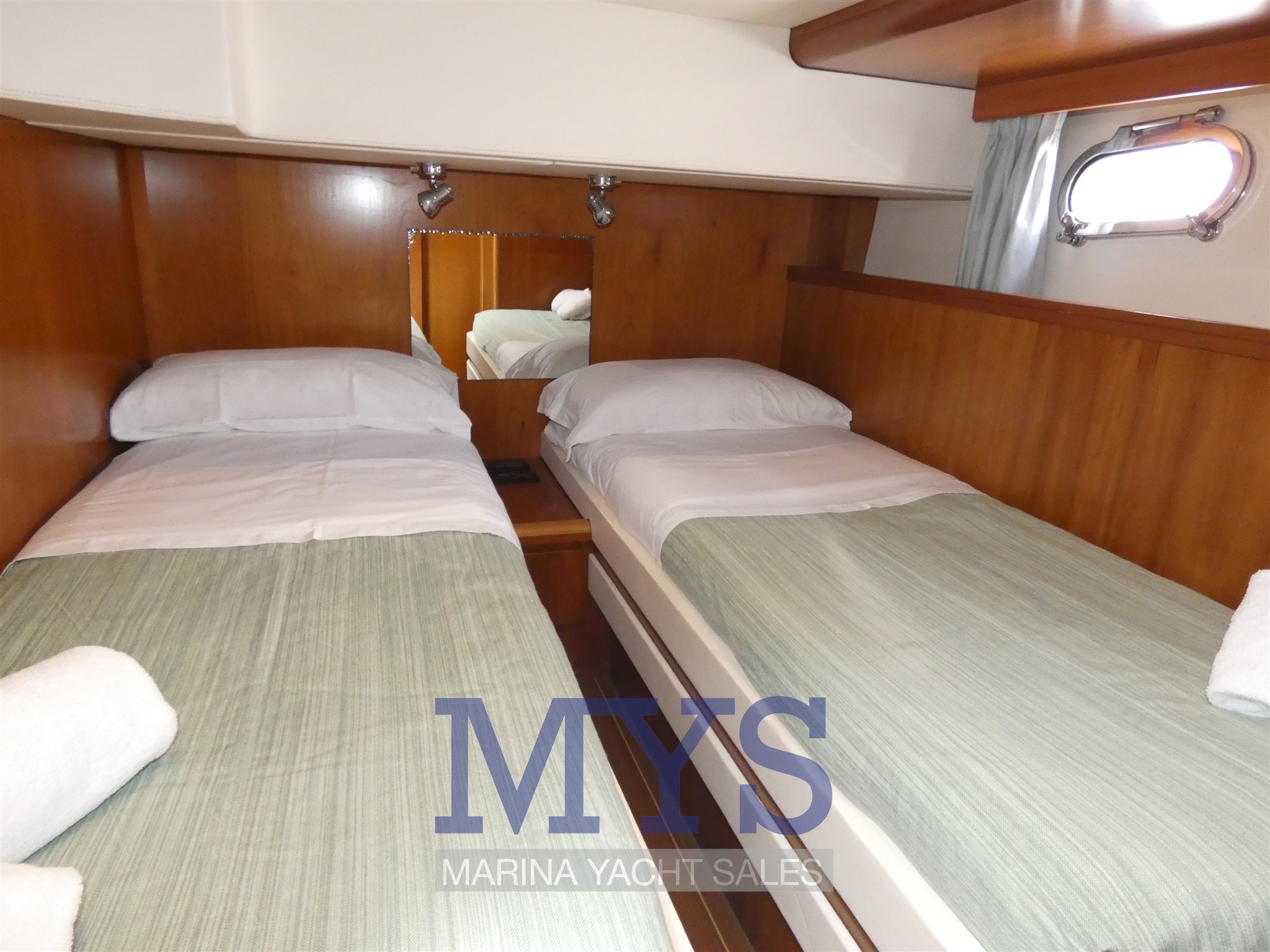 CAYMAN 42 FLY (10)