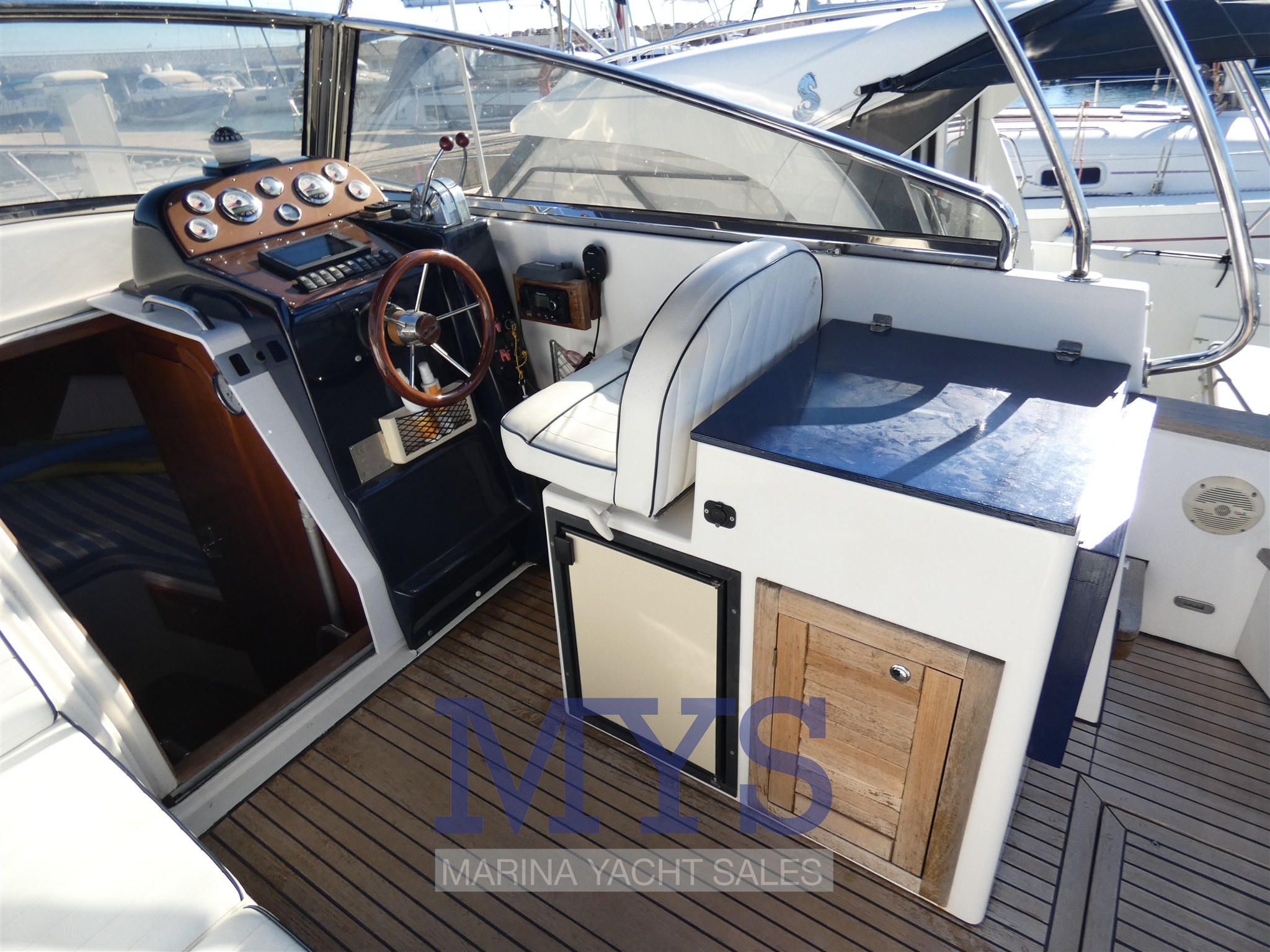 MIMI' 780 CABIN (18)