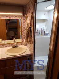 BERTRAM 37 CONVERTIBLE (113)