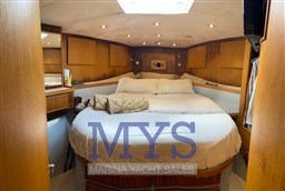 BERTRAM 37 CONVERTIBLE (45)