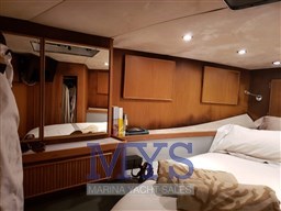 BERTRAM 37 CONVERTIBLE (110)