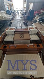 BOSTON WHALER 22' OUTRAGE (11)