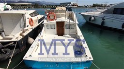 Bertram 28 Fly 17.jpg