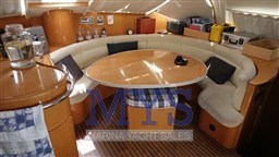 Privilege 465 Cockpit inside area 