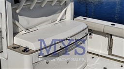 Boston Whaler 380 Outrage (8)
