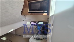 Boston Whaler 380 Outrage (33)