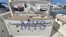 Boston Whaler 380 Outrage (20)