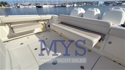 Boston Whaler 380 Outrage (42)