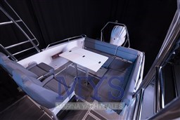 QUARKEN 27 T-TOP (16)