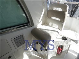 BOSTON WHALER 345 CONQUEST (13)