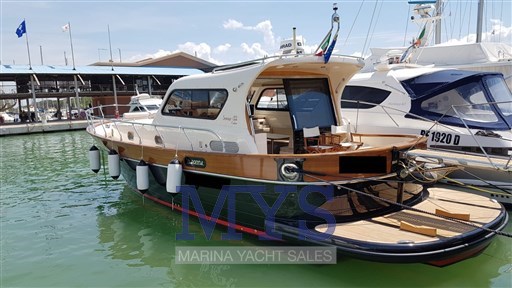 Di Donna Serapo 42 Cabin Ht