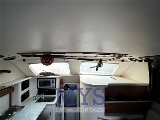 Luhrs 32 Fly (15)