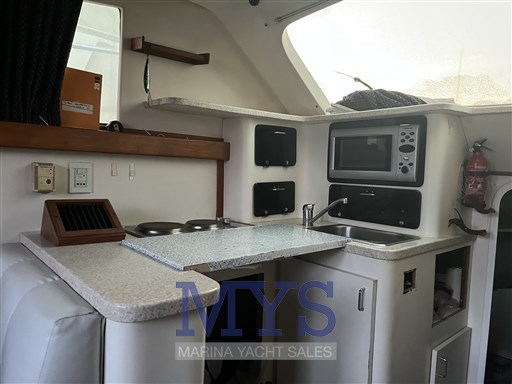 Luhrs 32 Fly (17)