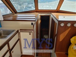 Hatteras 36 Convertible (20)