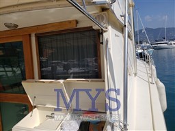 Hatteras 36 Convertible (24)