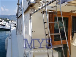 Hatteras 36 Convertible (5)