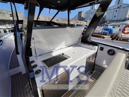 Virtue Yachts V10 Top