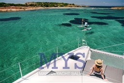 Dufour 48 Catamarans (41)