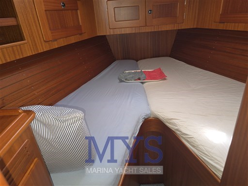 HALLBERG RASSY 48 (23)