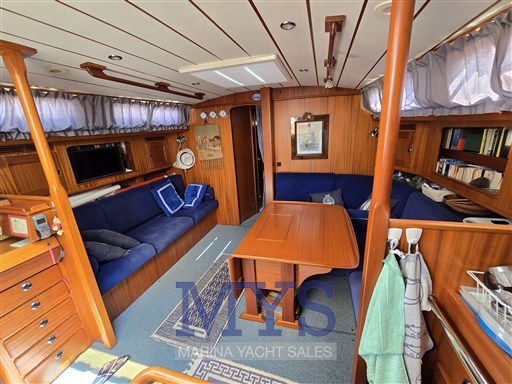 HALLBERG RASSY 48 (43)