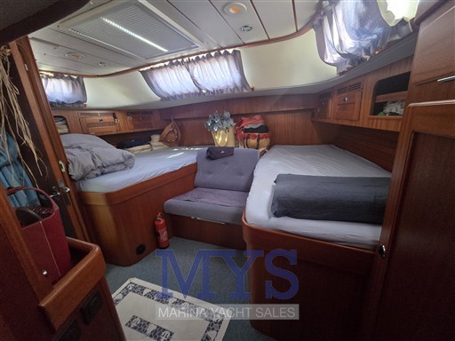 HALLBERG RASSY 48 (4)