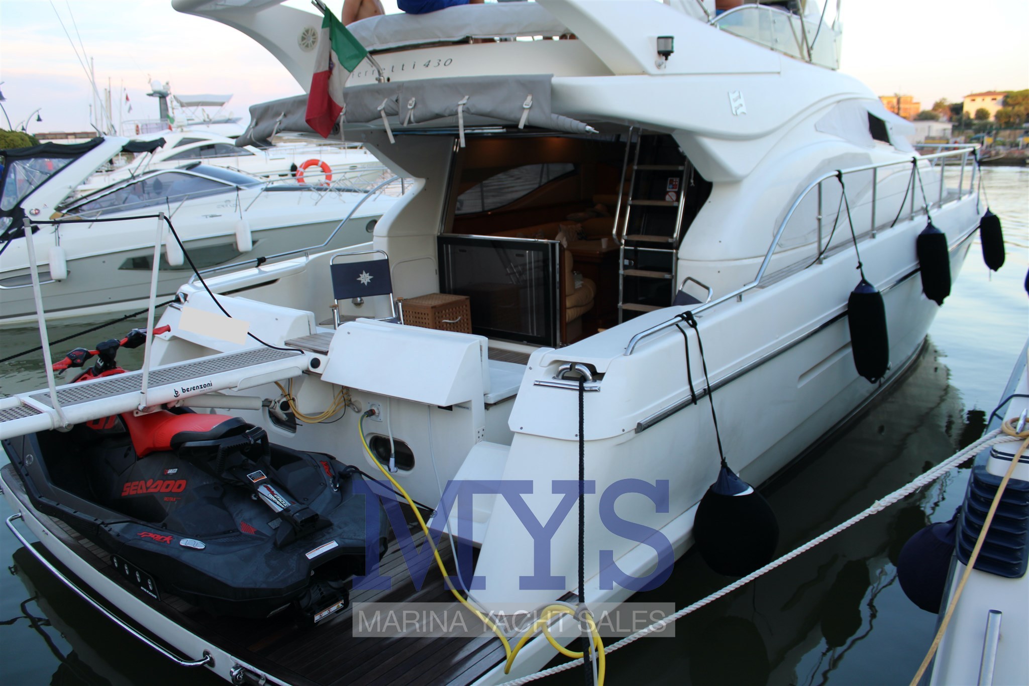 FERRETTI 430 (7)
