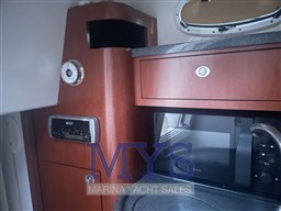 Boston Whaler 305 Conquest (3)