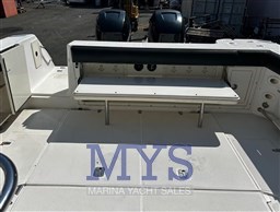 Boston Whaler 305 Conquest (12)