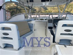 Boston Whaler 305 Conquest (2)