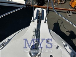 Boston Whaler 305 Conquest (9)