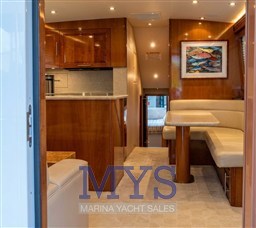 Hatteras 54 Convertible (1)